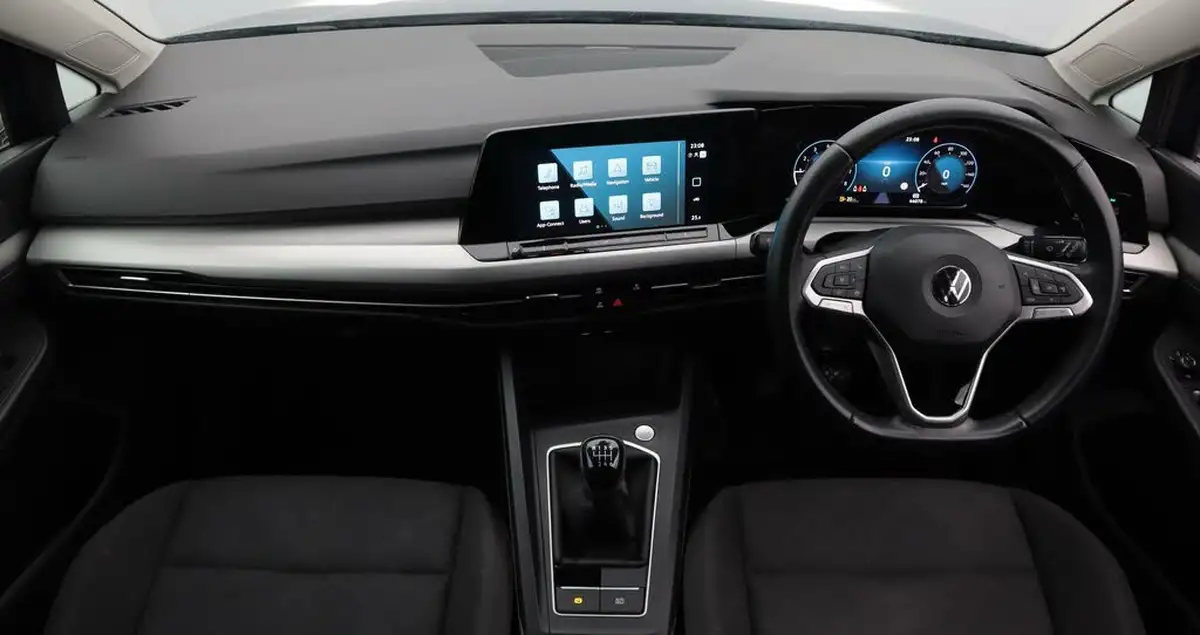 2022-volkswagen-golf-15-tsi-life-130ps-hatchback-big-13