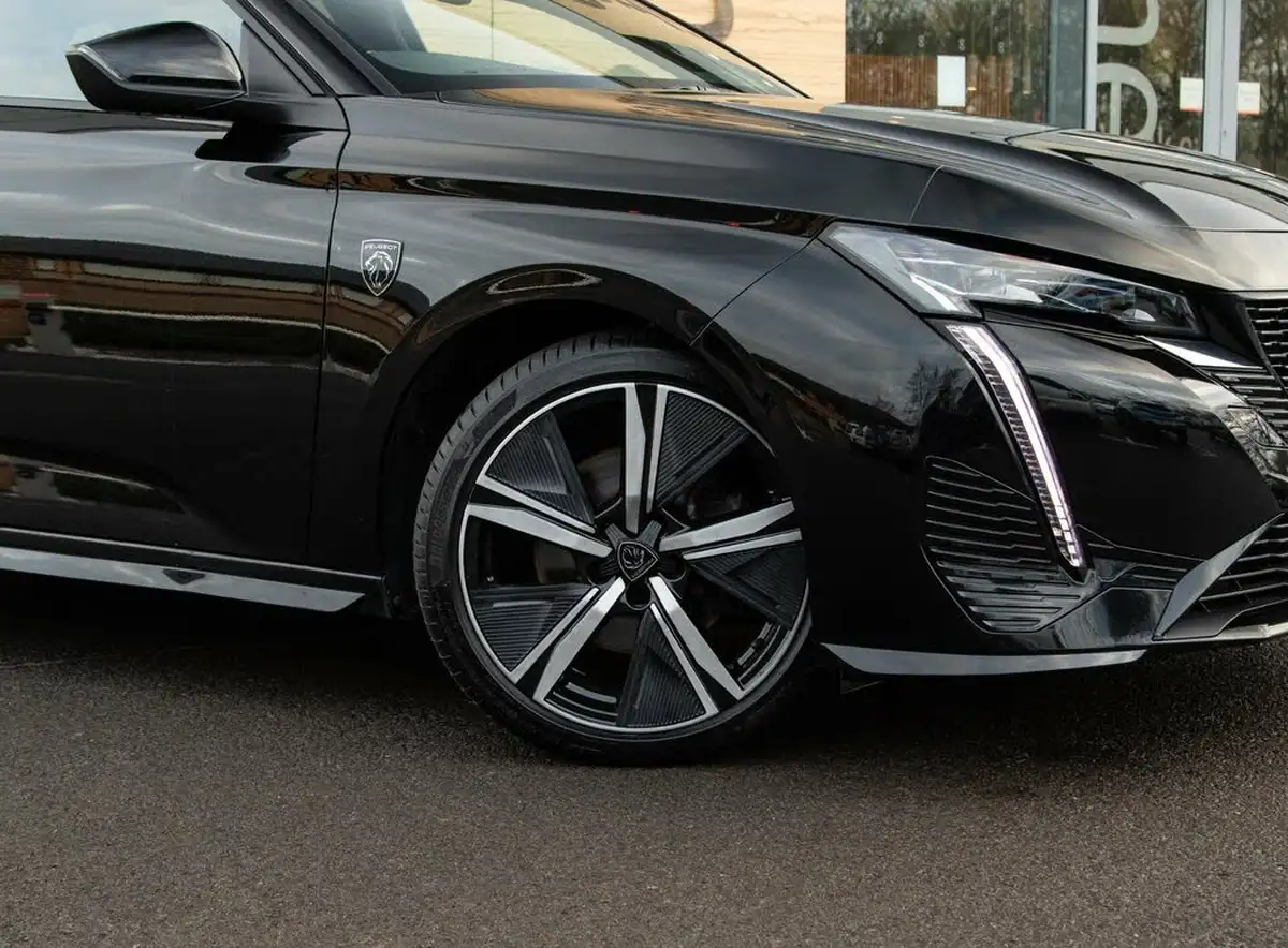 2022-peugeot-308-sw-15-bluehdi-gt-station-wagon-big-1