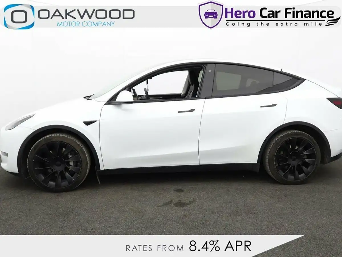 2022-tesla-model-y-e-long-range-big-3