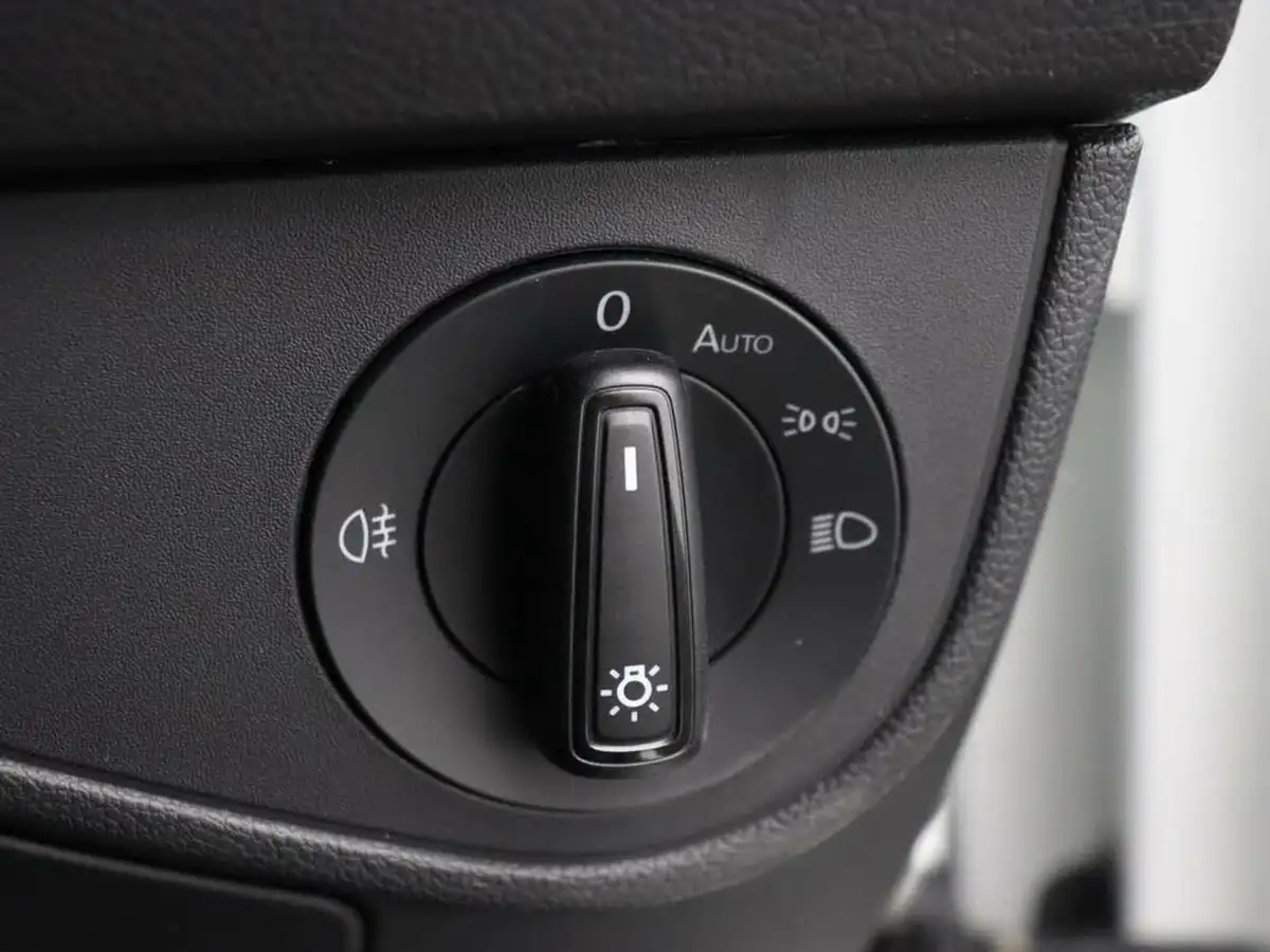 2023-volkswagen-polo-big-33