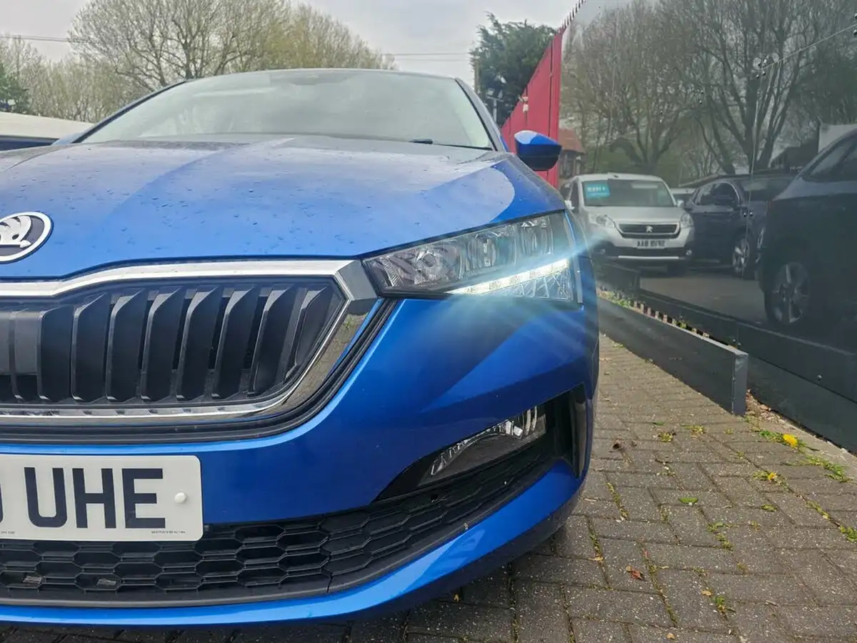2019-skoda-scala-10-tsi-se-115ps-big-9