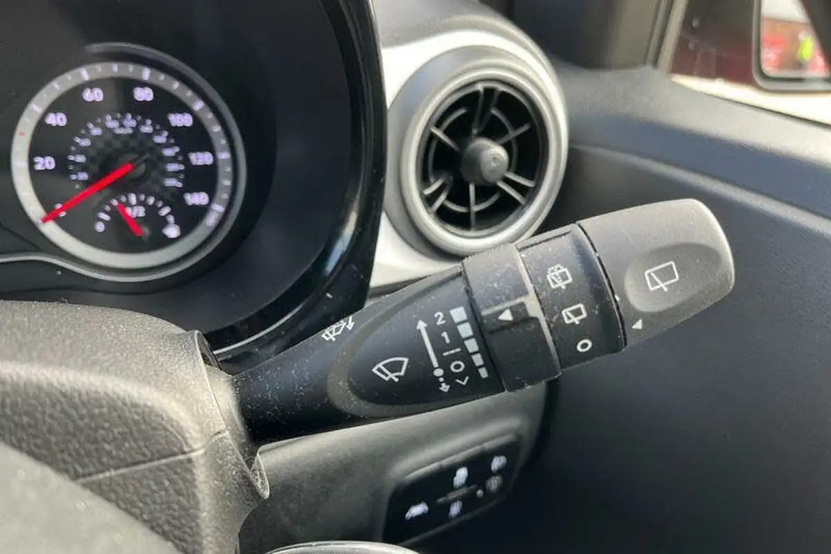 2022-hyundai-i10-12-premium-auto-big-14