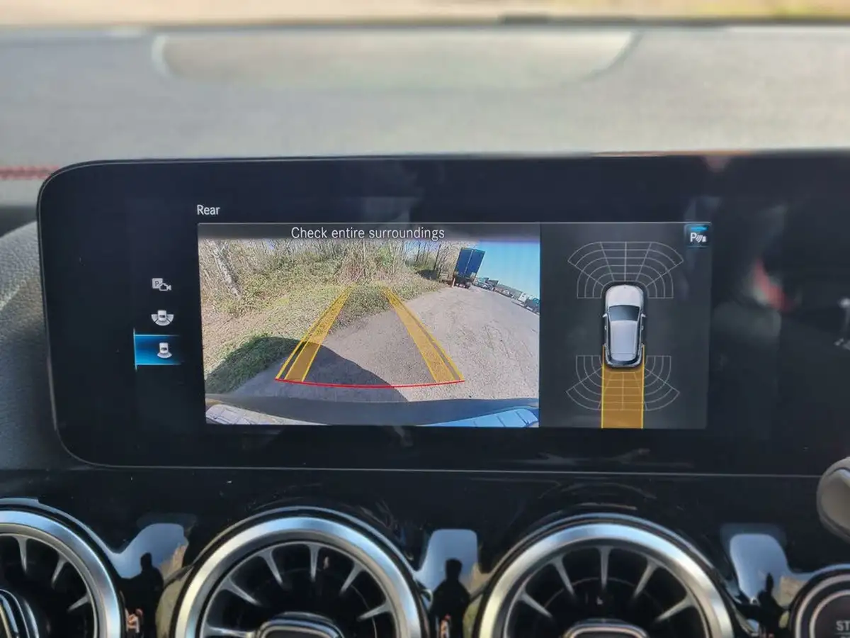 2021-mercedes-benz-eqa-e-eqa-250-amg-line-big-32