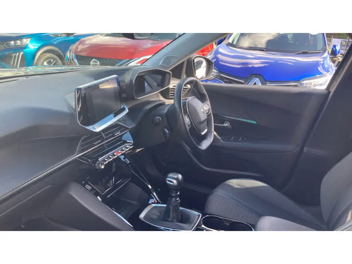 2022-peugeot-2008-suv-12-puretech-allure-premium-100bhp-big-10