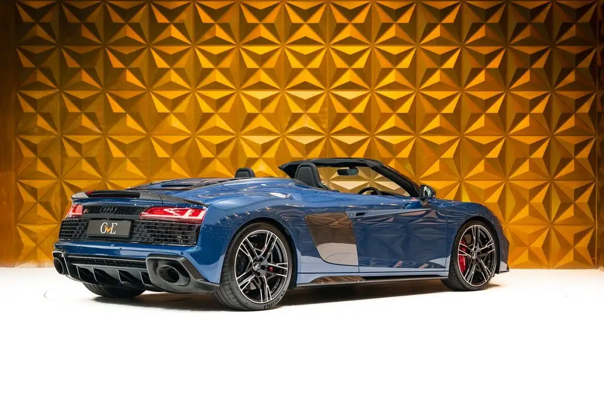 2020-audi-r8-52-fsi-v10-performance-carbon-black-spyder-big-6