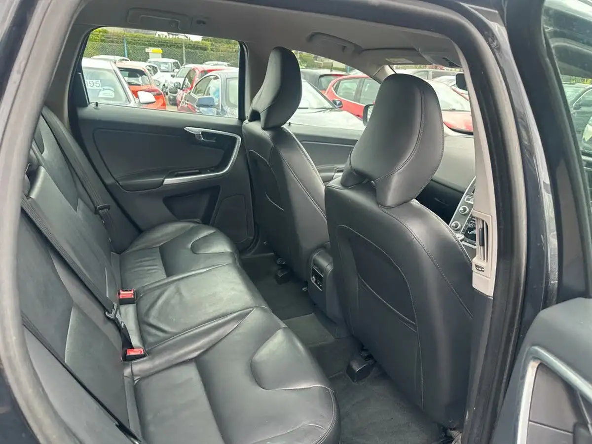 2015-volvo-xc60-20td-d4-se-lux-190bhp-nav-geartronic-big-6