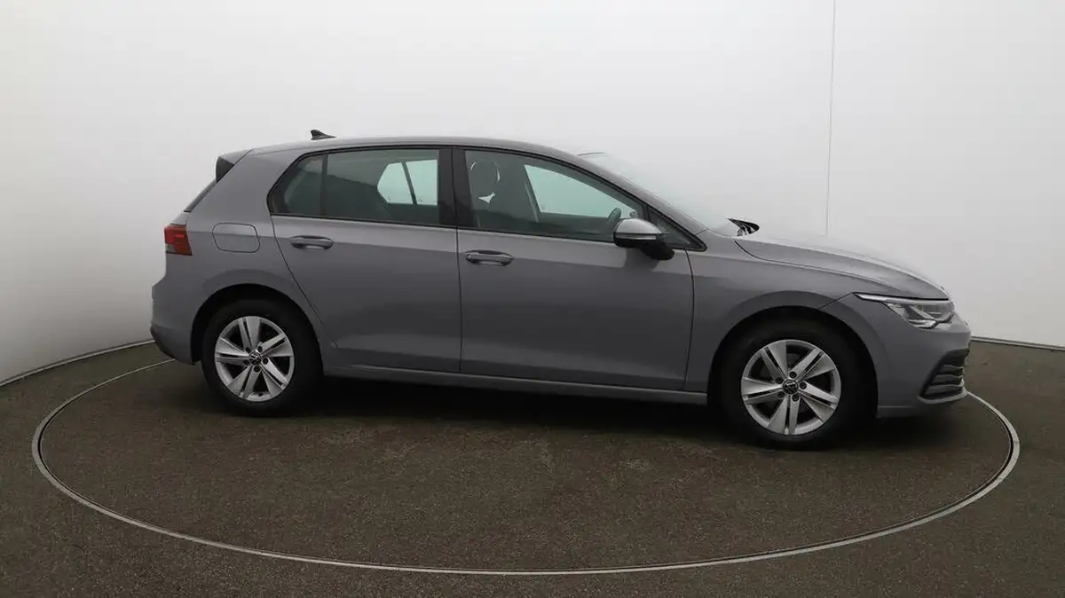 2023-volkswagen-golf-15-tsi-life-130ps-hatchback-big-38