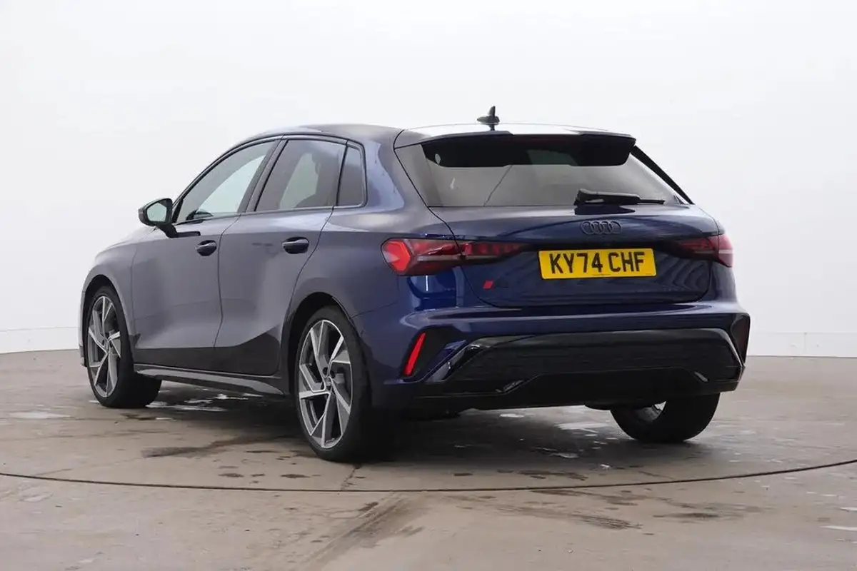2024-audi-a3-15-35-tfsi-black-edition-sportback-5d-big-2