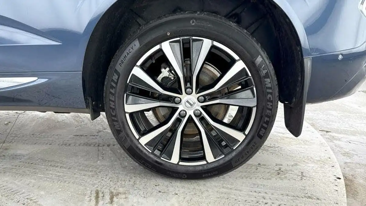 2023-volvo-xc60-20-t8-ultimate-dark-big-33