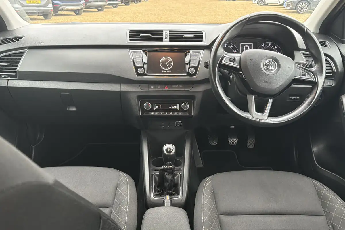2016-skoda-fabia-12-tsi-se-l-109ps-hatchback-big-7