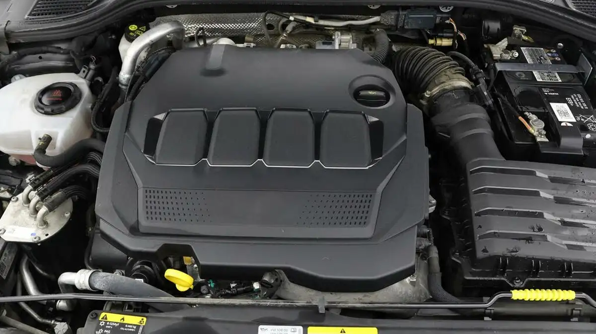 2021-volkswagen-golf-20tdi-life-hatchback-big-18