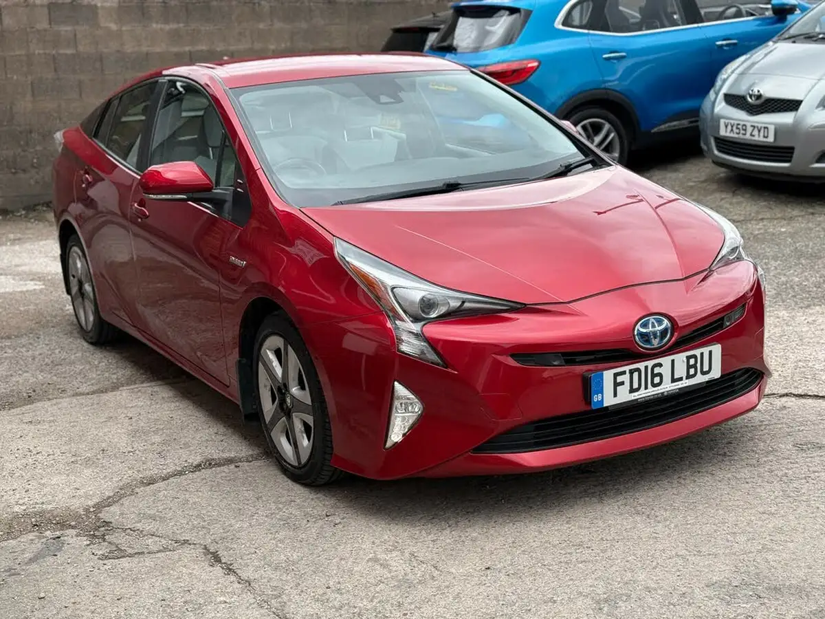 2016-toyota-prius-18-vvt-i-excel-big-2