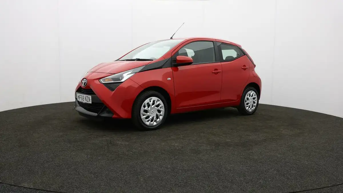 2018-toyota-aygo-10-vvt-i-x-play-71bhp-5d-big-55
