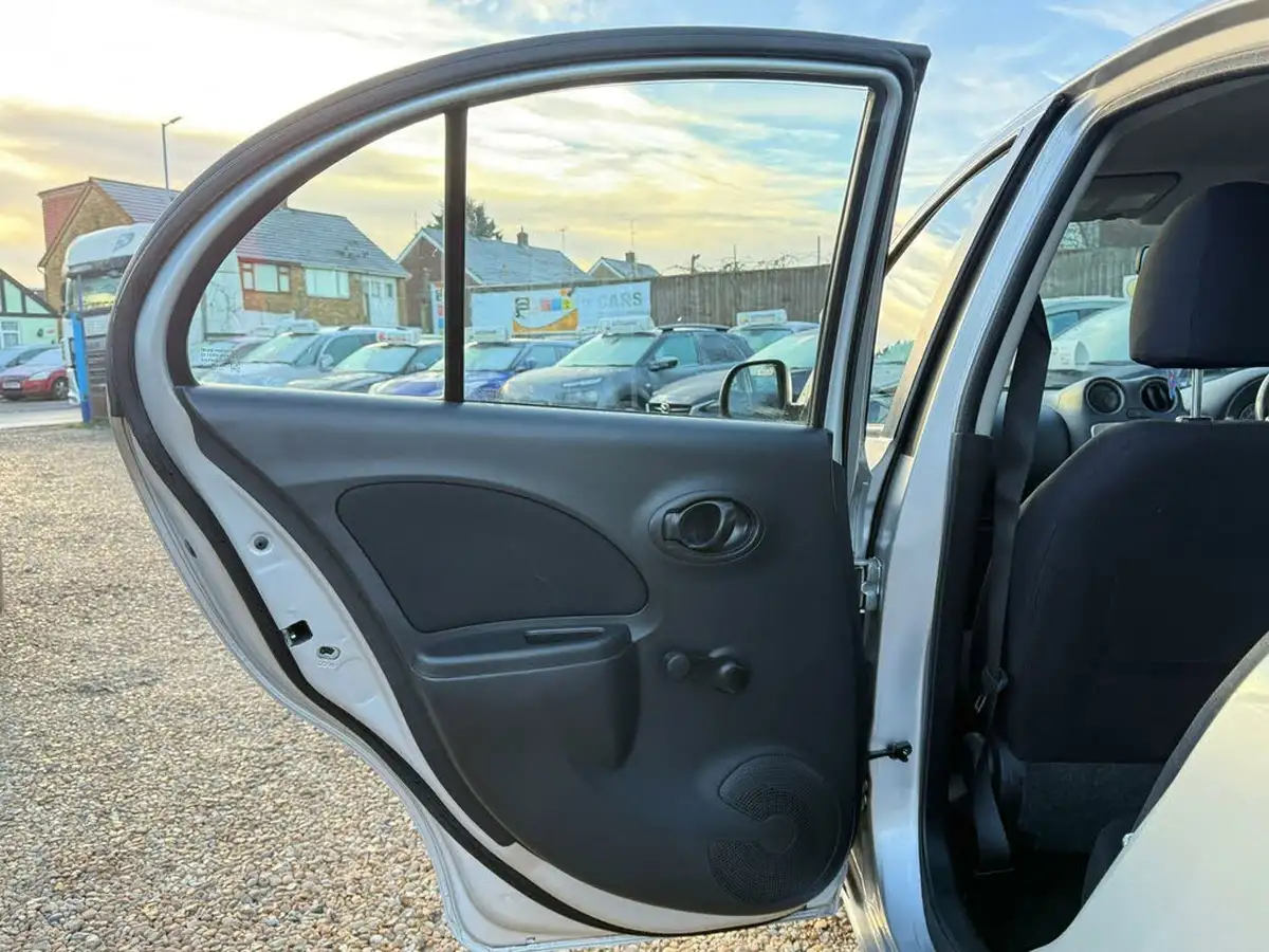 2012-nissan-micra-12-acenta-79bhp-5d-1198cc-cvt-big-14