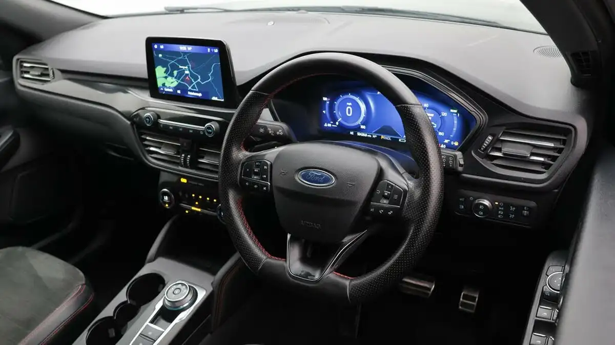 2022-ford-kuga-big-9