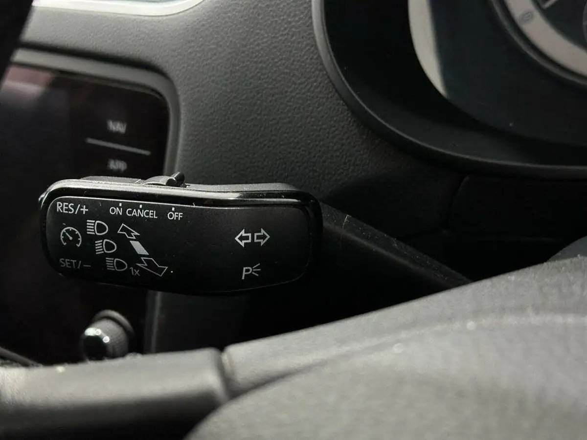 2019-skoda-octavia-20tdi-se-l-estate-dsg-big-11