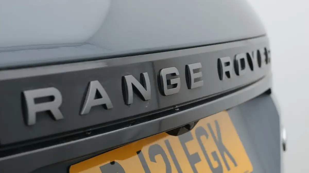 2021-land-rover-range-rover-evoque-15-p300e-r-dynamic-s-big-21