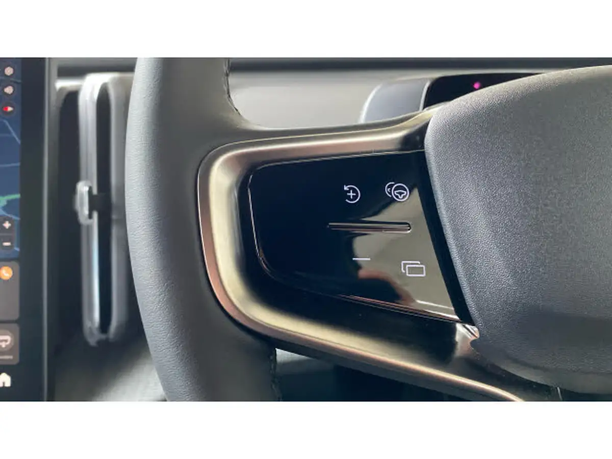 2024-volvo-ex30-e-twin-plus-big-17