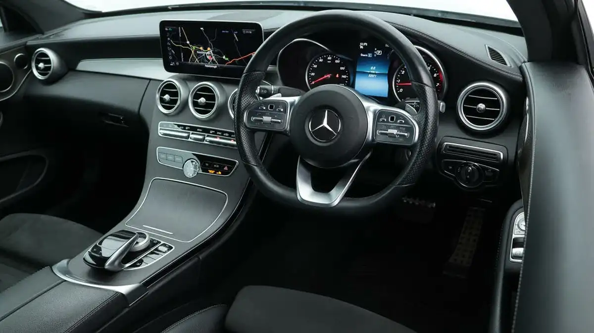 2019-mercedes-benz-c-class-20-c300-amg-line-premium-coupe-2d-big-9