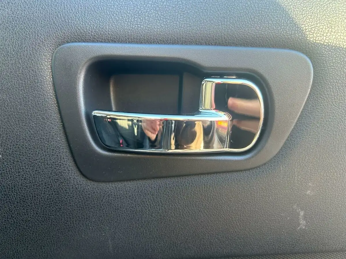 2012-nissan-qashqai-20td-n-tec-big-65