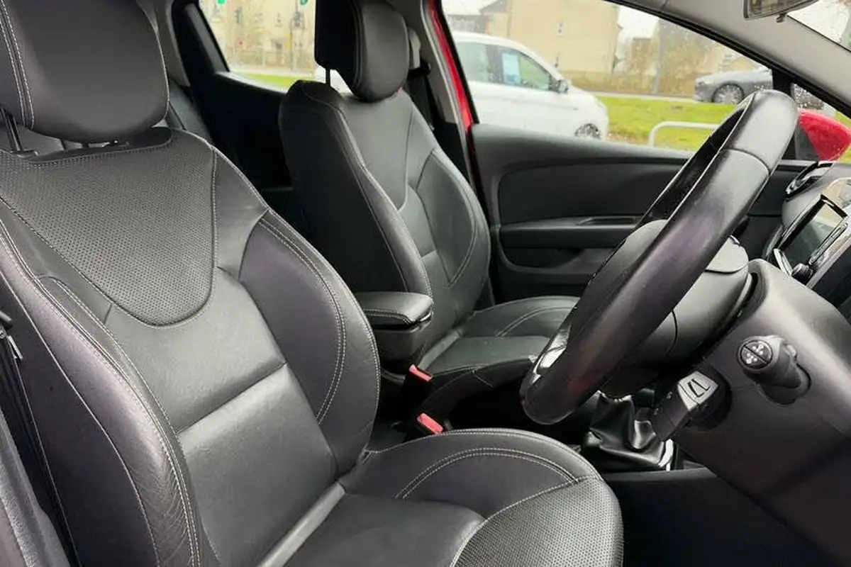 2018-renault-clio-09-tce-signature-nav-big-16