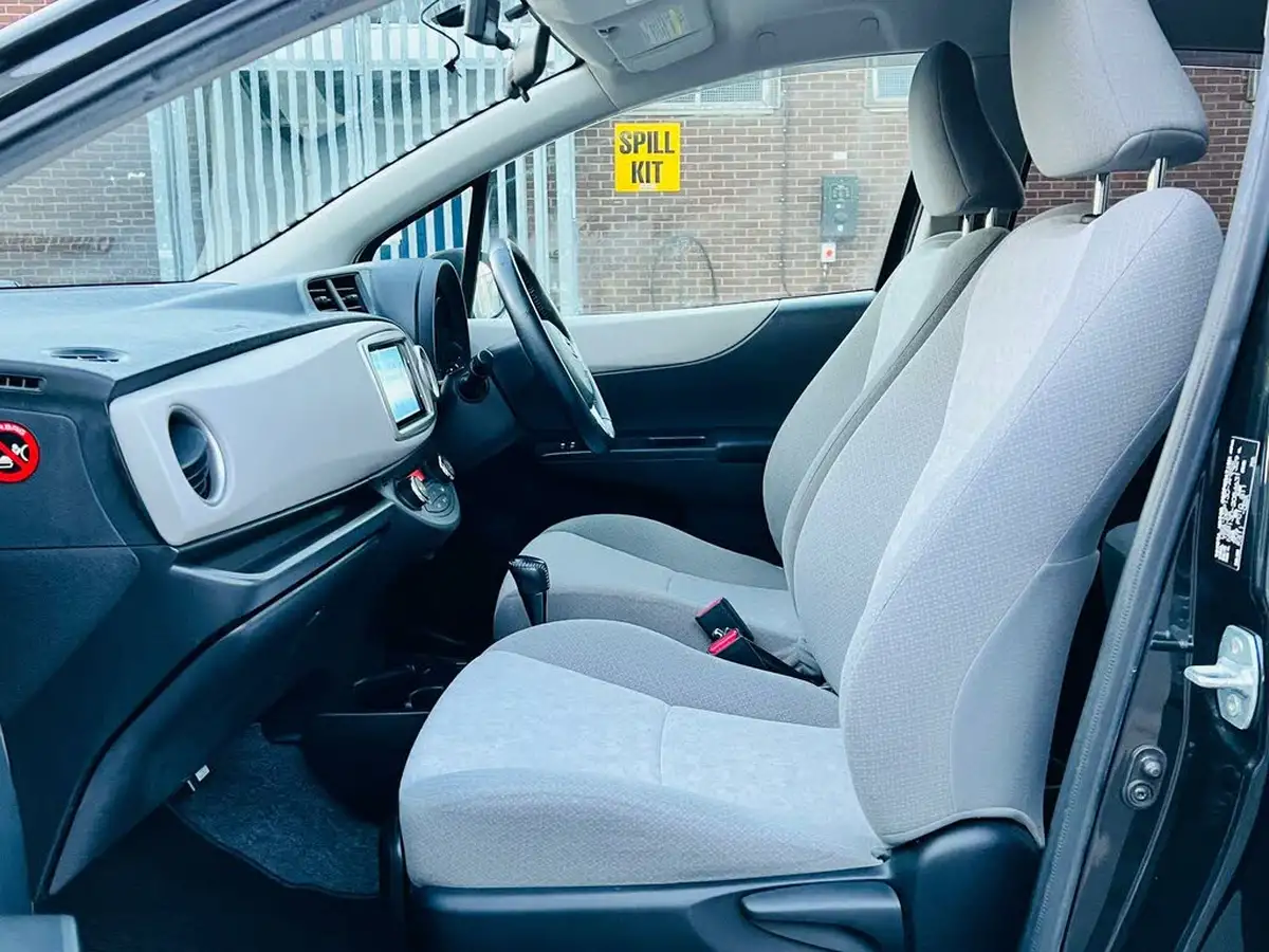 2011-toyota-yaris-133-tr-99bhp-5d-m-drive-s-big-14