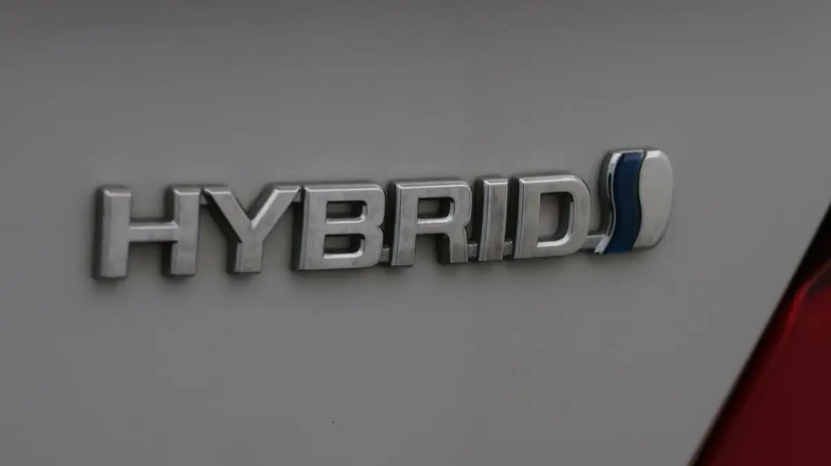 2021-toyota-c-hr-18-vvt-i-gr-sport-big-23