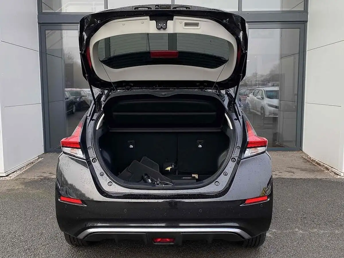 2024-nissan-leaf-e-tekna-39kwh-big-15