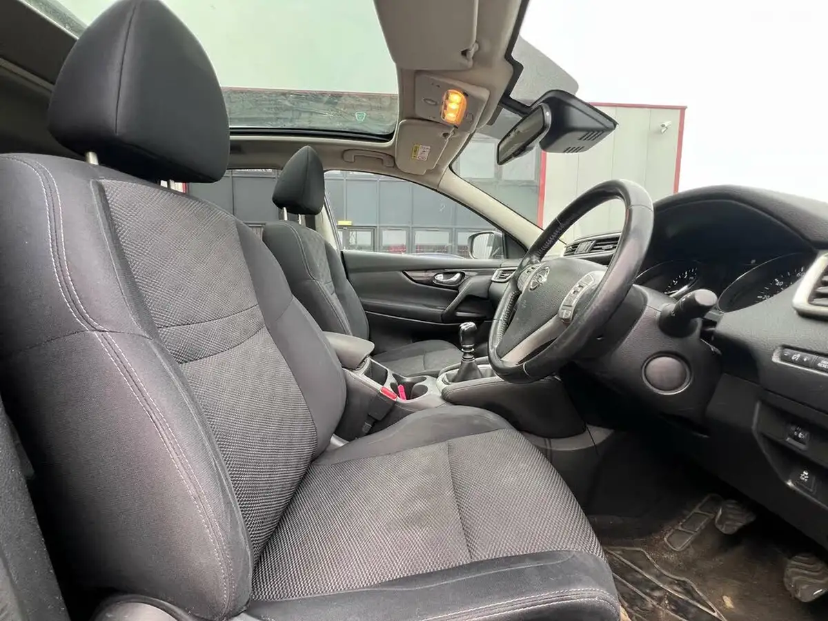 2015-nissan-qashqai-12-n-tec-big-19