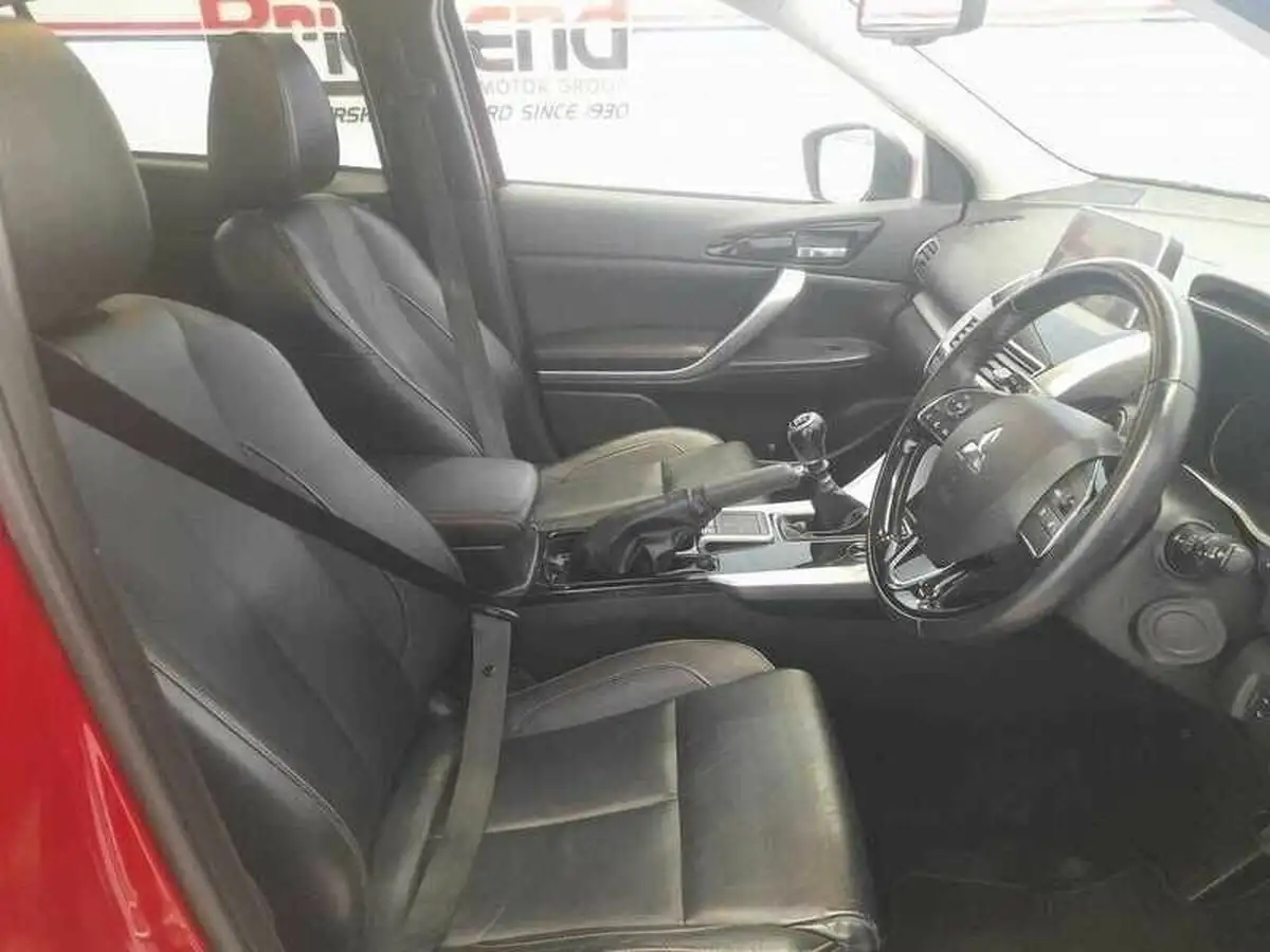 2019-mitsubishi-eclipse-cross-15-4-big-10