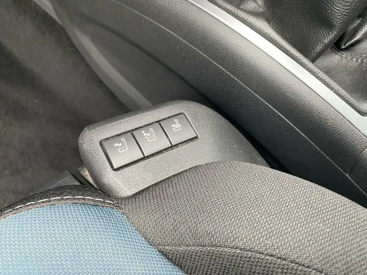2016-citroen-c4-picasso-12-puretech-feel-big-24