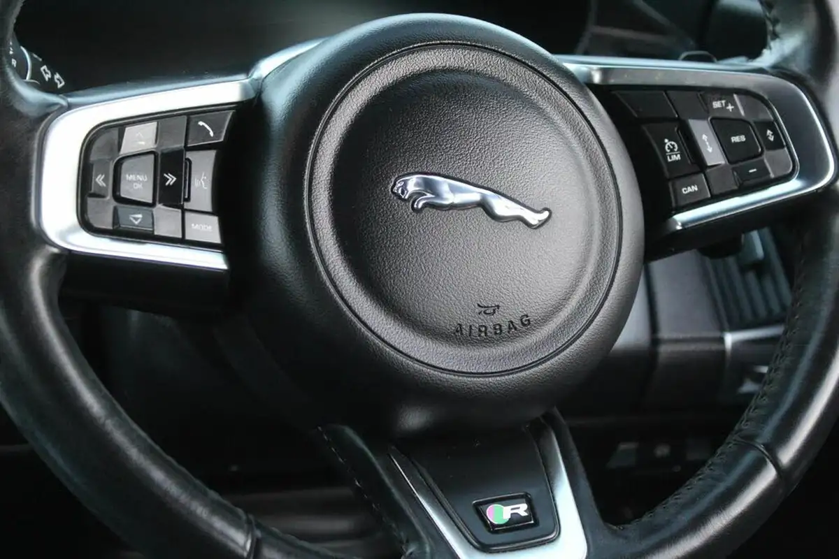 2018-jaguar-e-pace-20-i4d-r-dynamic-hse-180ps-big-17