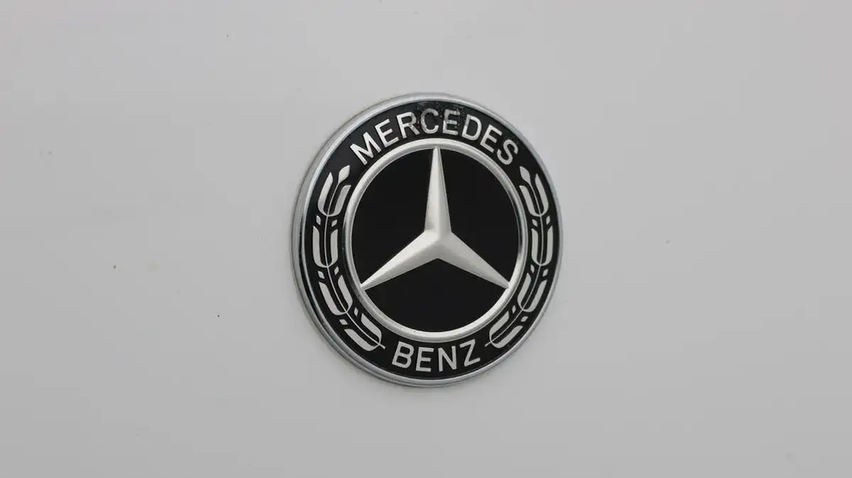 2020-mercedes-benz-e-class-20-e300-amg-line-premiumss-coupe-big-22