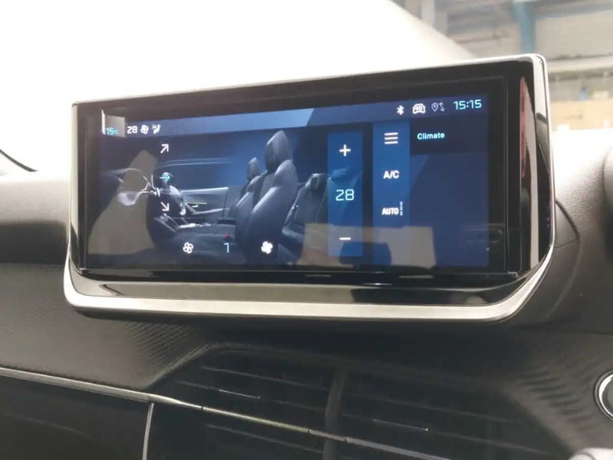 2025-peugeot-2008-suv-12-puretech-allure-130ps-eat8-big-18