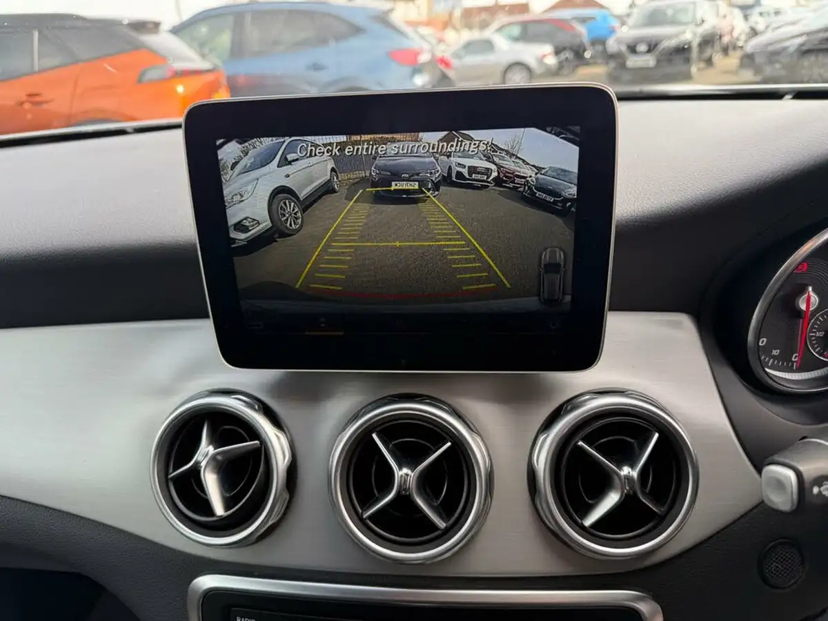 2019-mercedes-benz-gla-class-16-gla-180-amg-line-edition-7g-dct-big-37