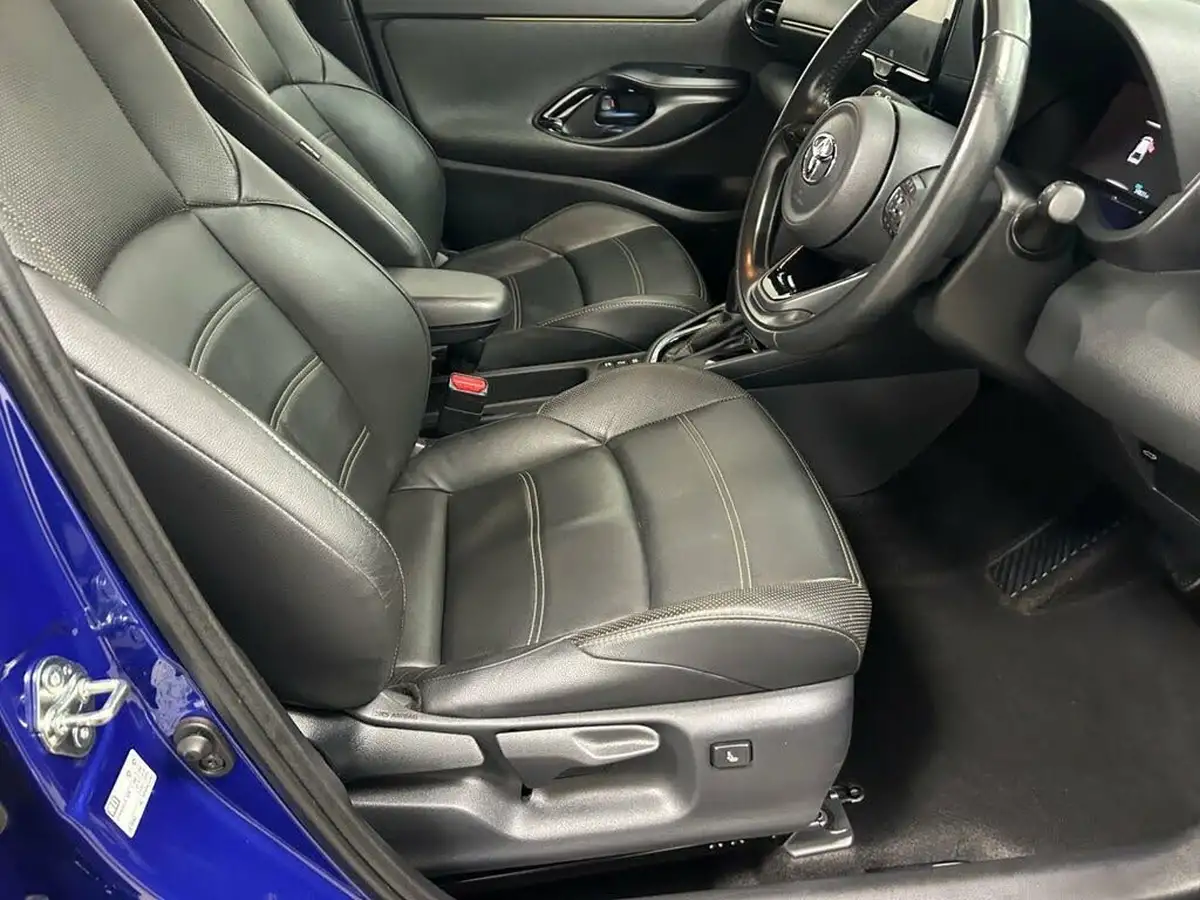 2022-toyota-yaris-cross-15-vvt-i-premiere-edition-big-44