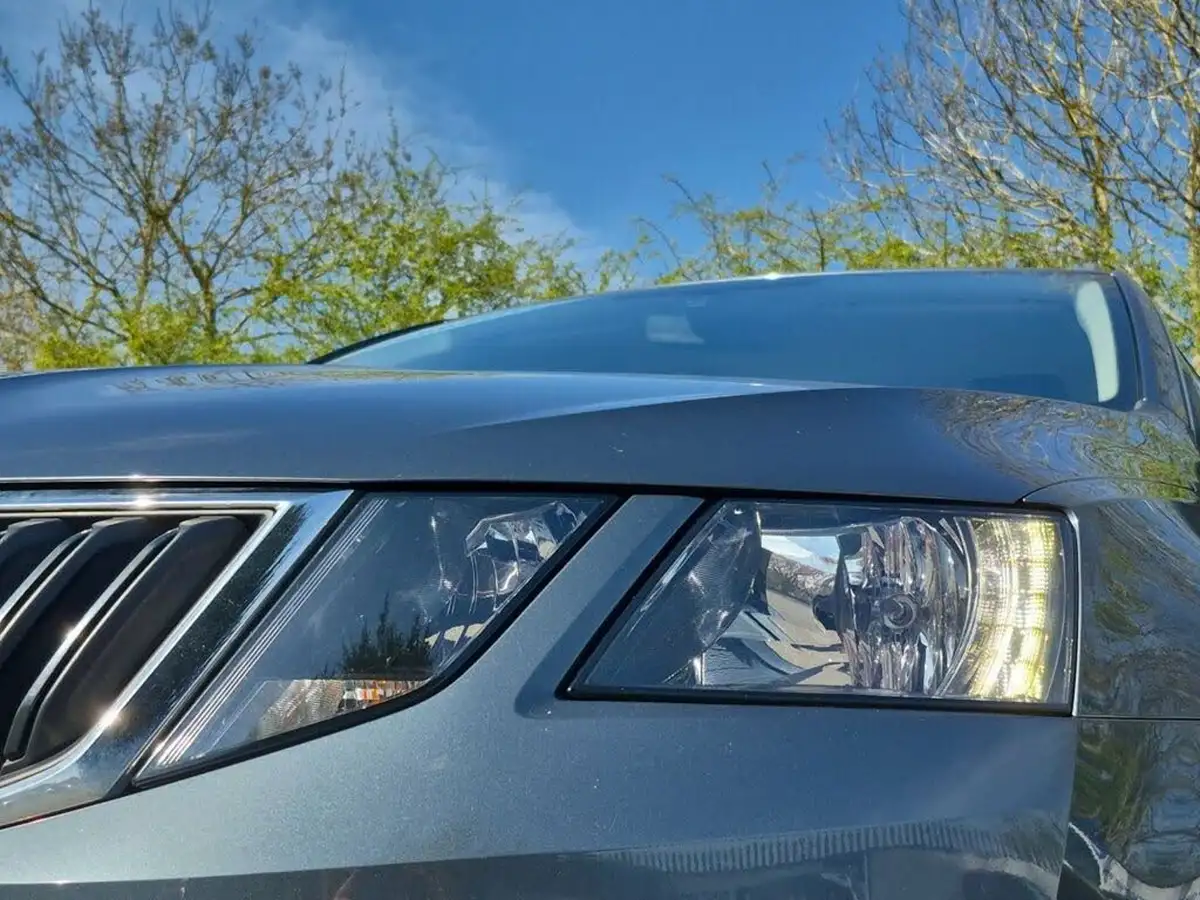2019-skoda-octavia-16tdi-se-technology-estate-dsg-big-33