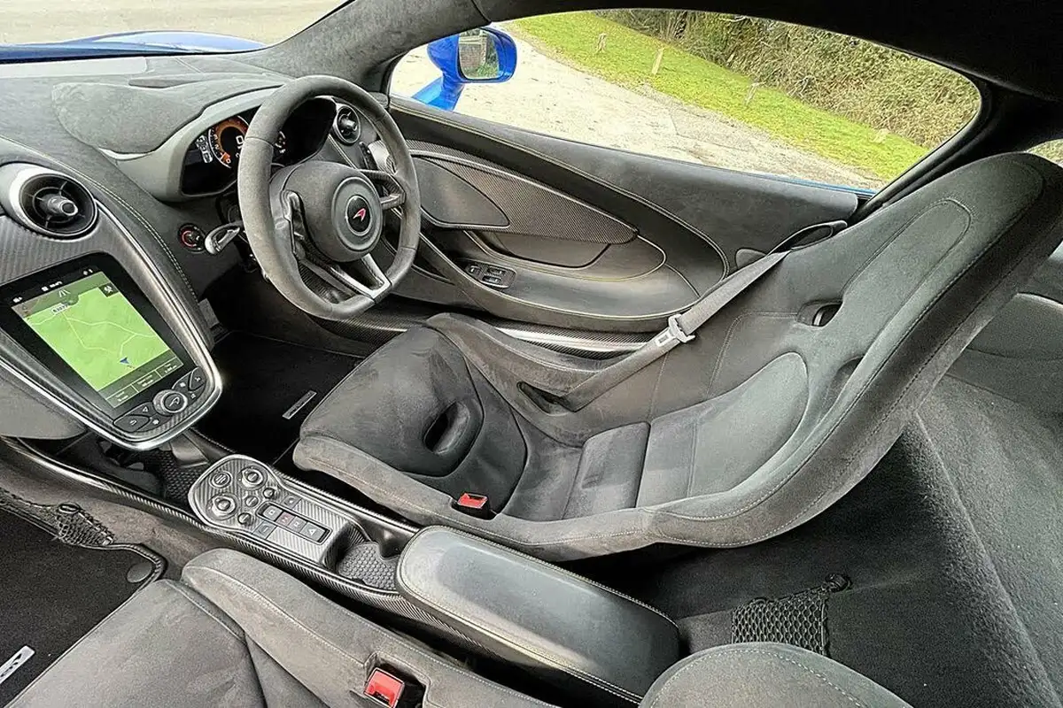 2018-mclaren-570s-38-coupe-big-29