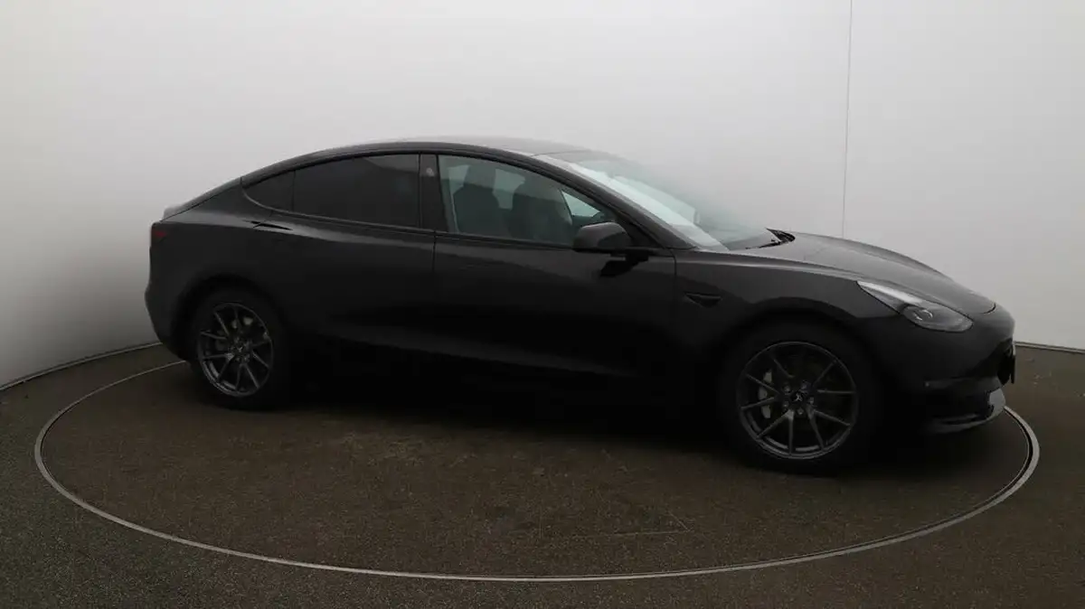2021-tesla-model-3-e-long-range-awd-big-38