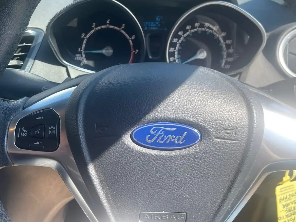 2015-ford-fiesta-10-zetec-100ps-ecoboost-ss-5d-big-1