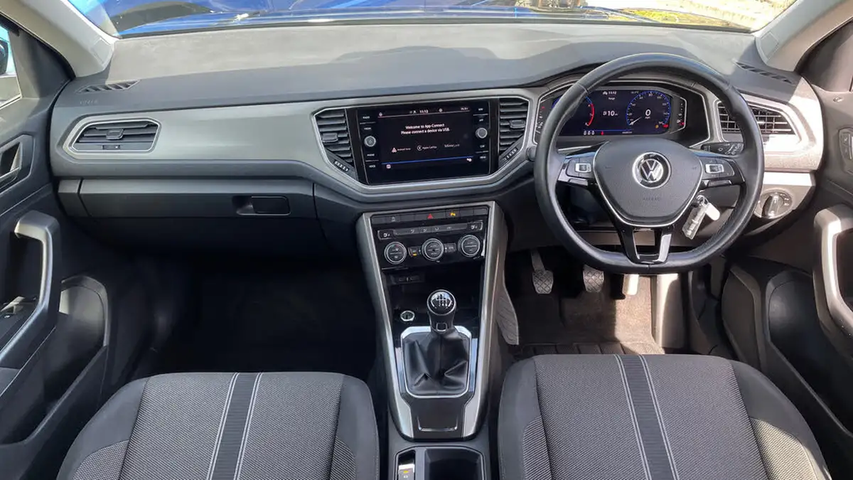 2020-volkswagen-t-roc-15-tsi-se-big-10