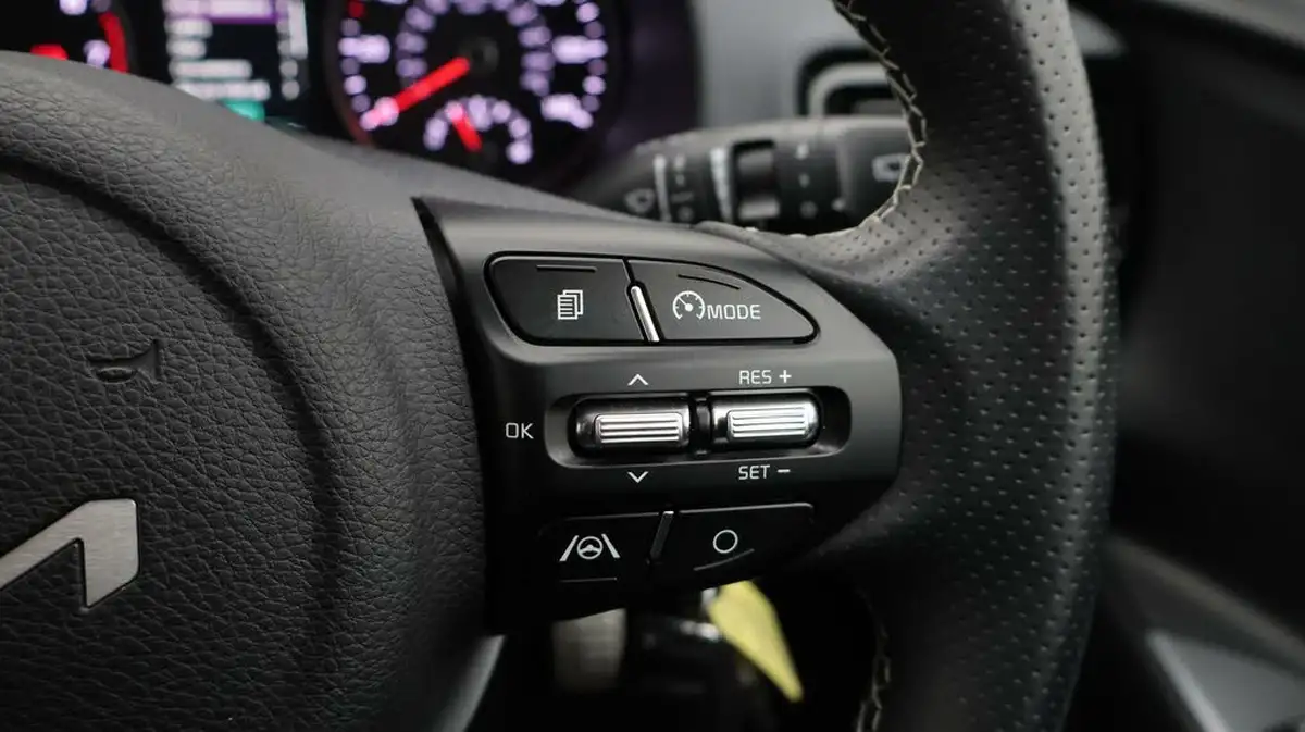 2022-kia-stonic-10-t-gdi-connect-dct-big-24