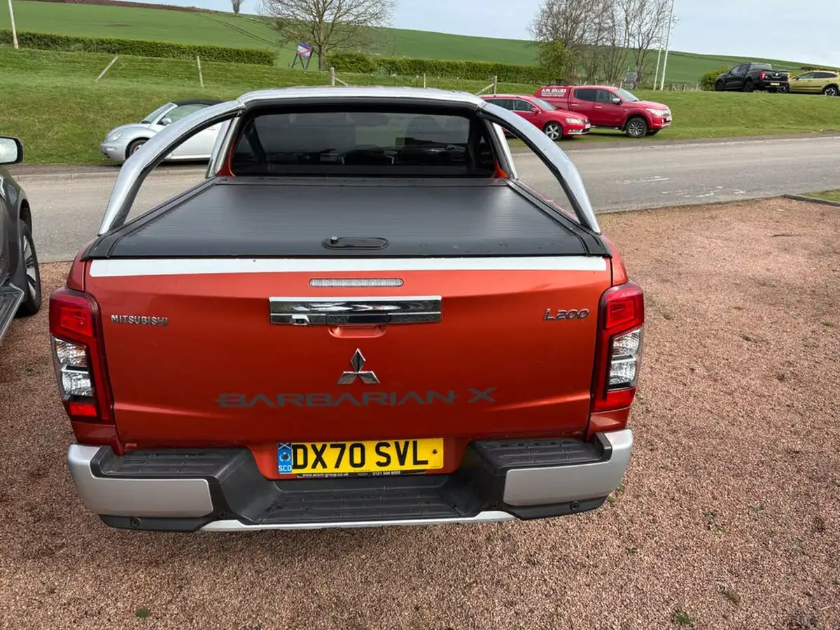 2020-mitsubishi-l200-22di-d-barbarian-x-big-3