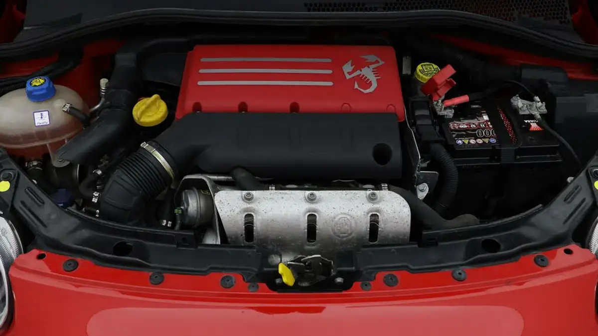 2018-abarth-595-14-tjet-big-18