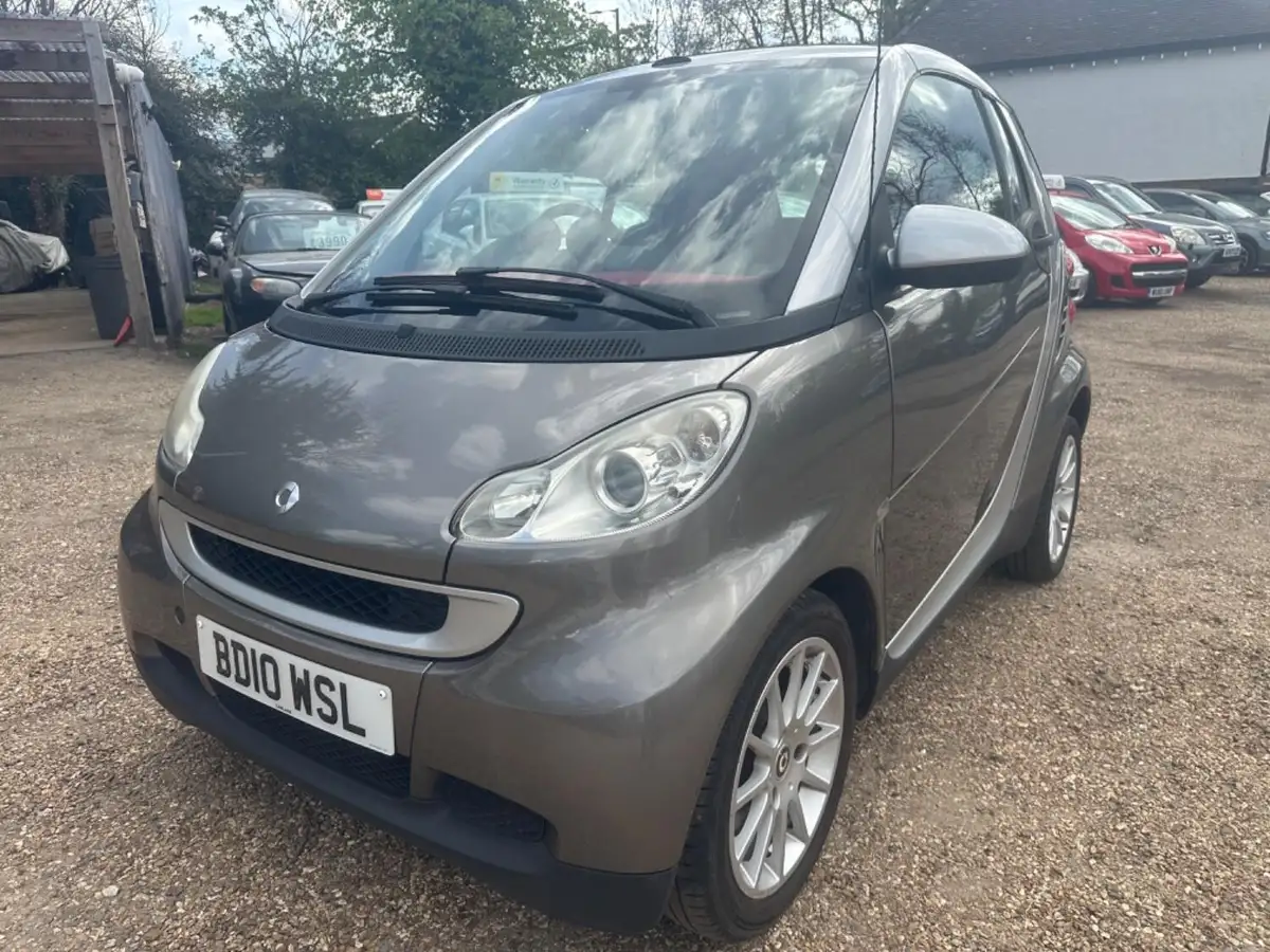 2010-smart-fortwo-10-passion-71bhp-cabriolet-big-0