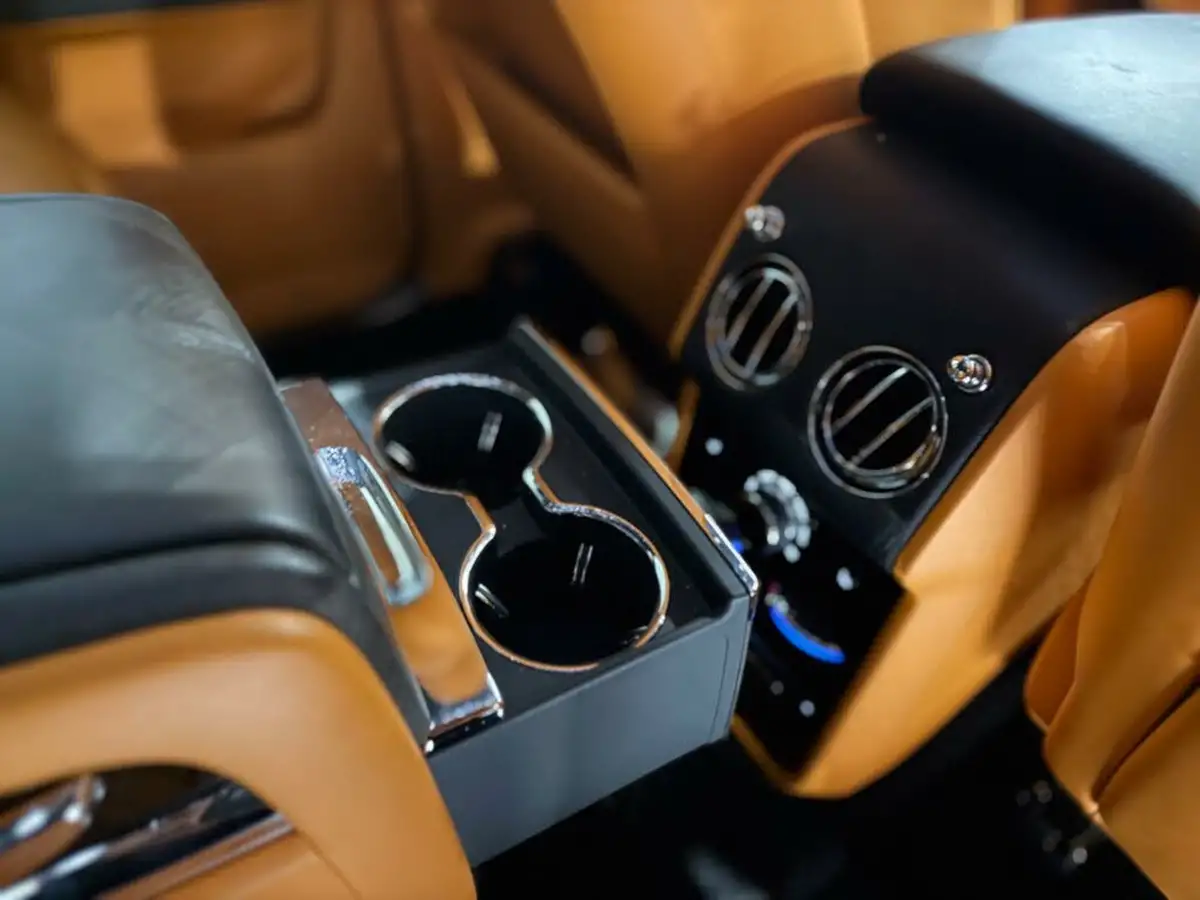 2023-rolls-royce-cullinan-675-big-51