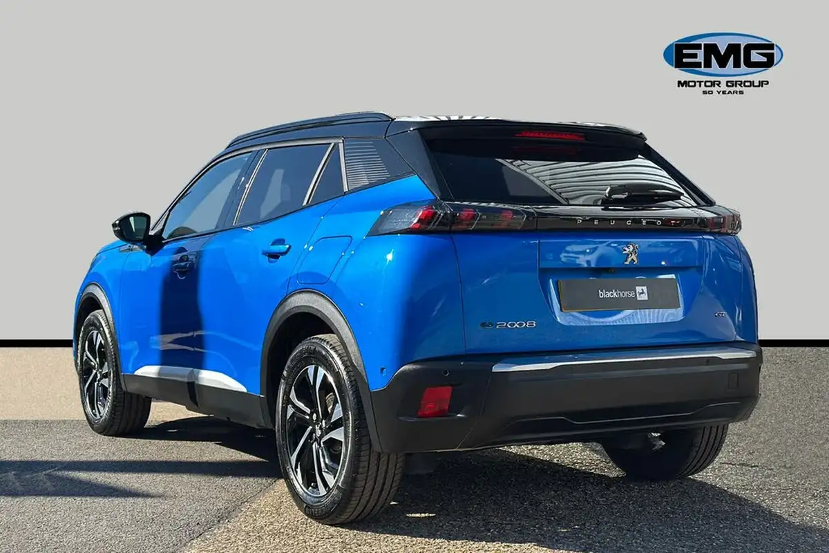 2021-peugeot-2008-suv-e-gt-big-3