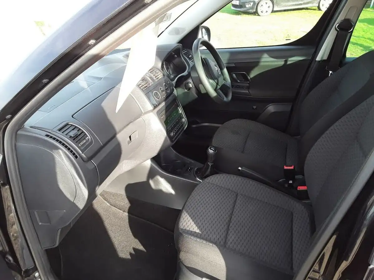 2014-skoda-roomster-16tdi-se-105ps-big-11