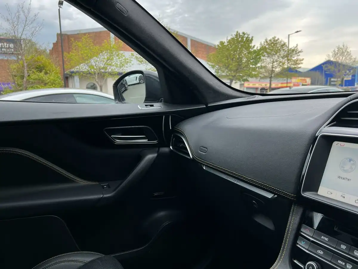 2019-jaguar-f-pace-20i-300-sport-big-64