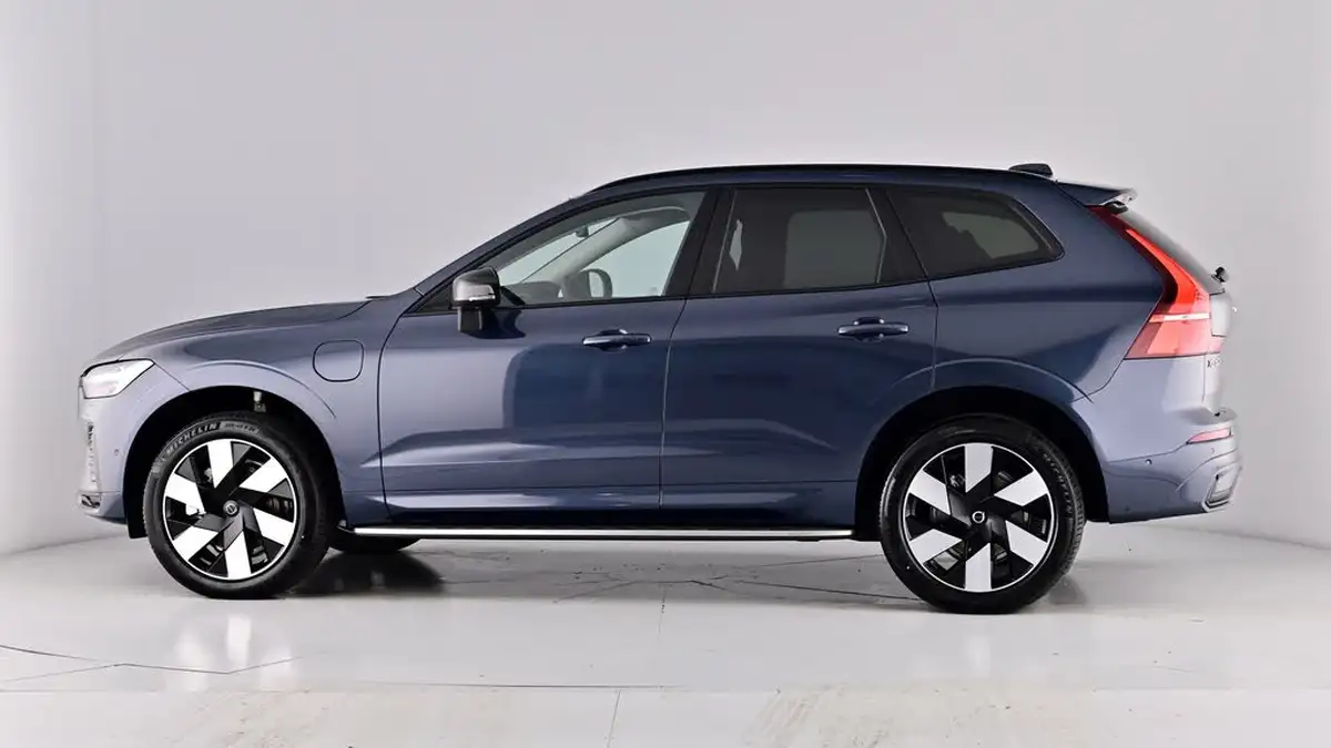 2024-volvo-xc60-20-t8-ultimate-dark-big-64
